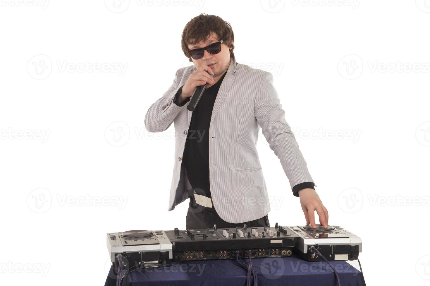 dj con el mezclador foto