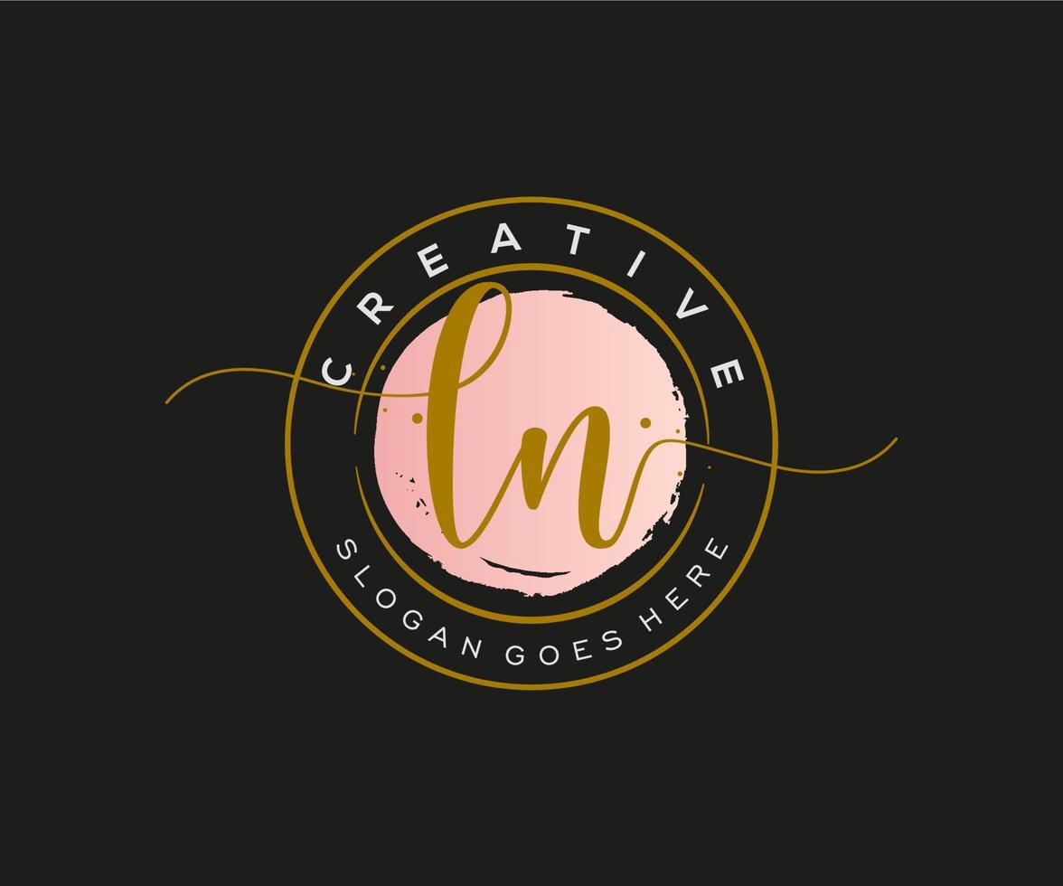 monograma de belleza de logotipo femenino inicial ln y diseño de logotipo elegante, logotipo de escritura a mano de firma inicial, boda, moda, floral y botánica con plantilla creativa. vector