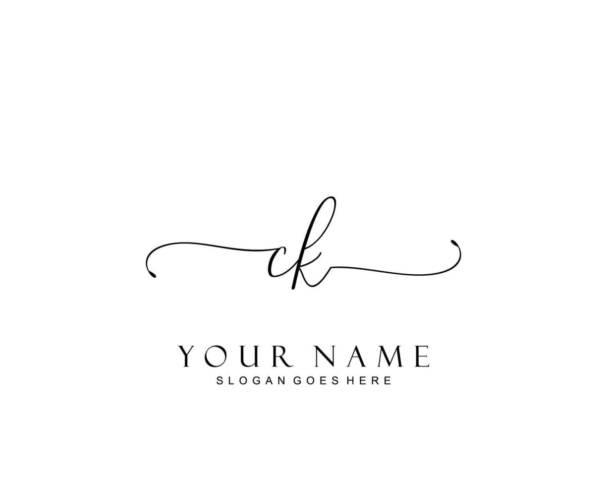 monograma de belleza ck inicial y diseño de logotipo elegante, logotipo de escritura a mano de firma inicial, boda, moda, floral y botánica con plantilla creativa. vector