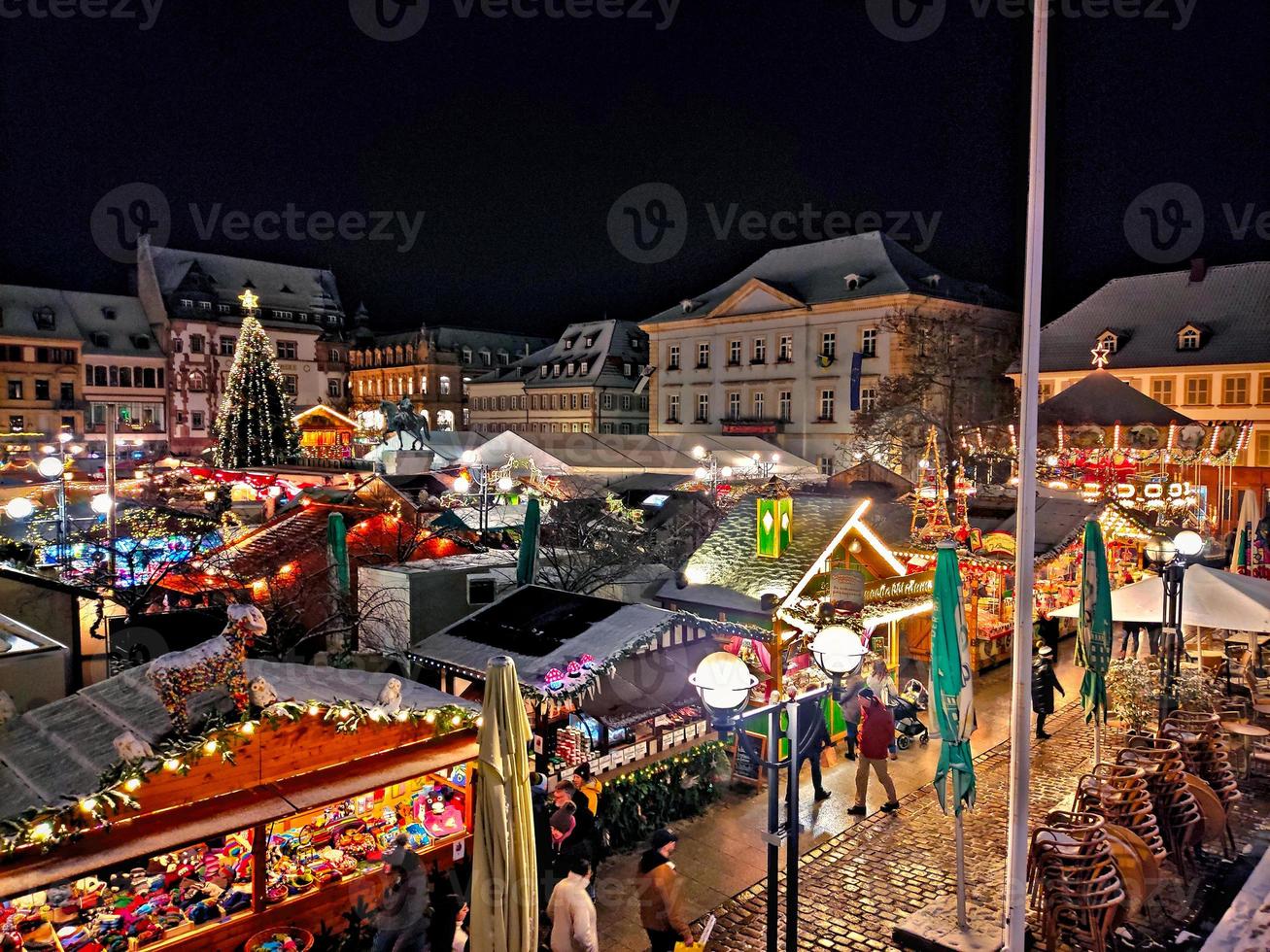 mercado navideño en landau, alemania foto