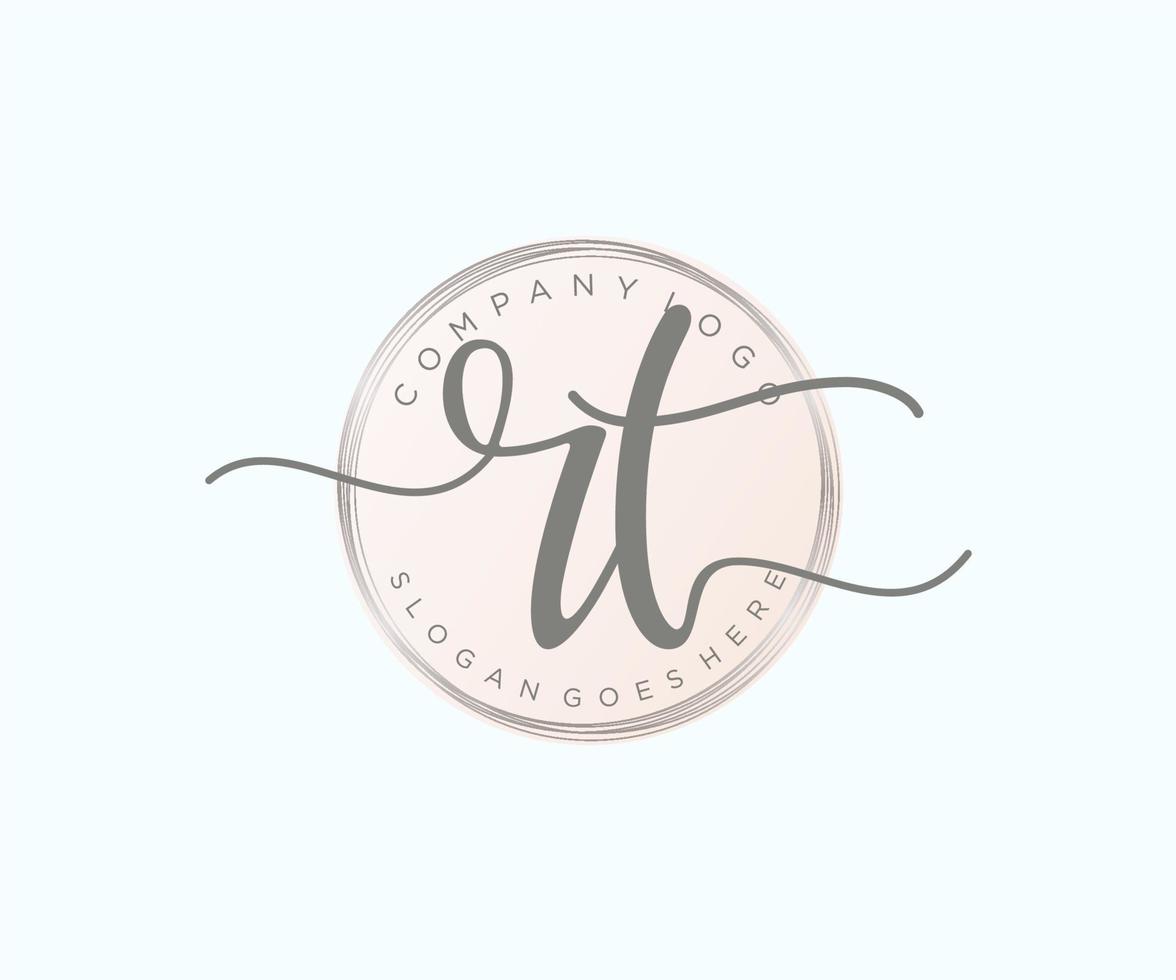 Initial RT feminine logo. Usable for Nature, Salon, Spa, Cosmetic and Beauty Logos. Flat Vector Logo Design Template Element.