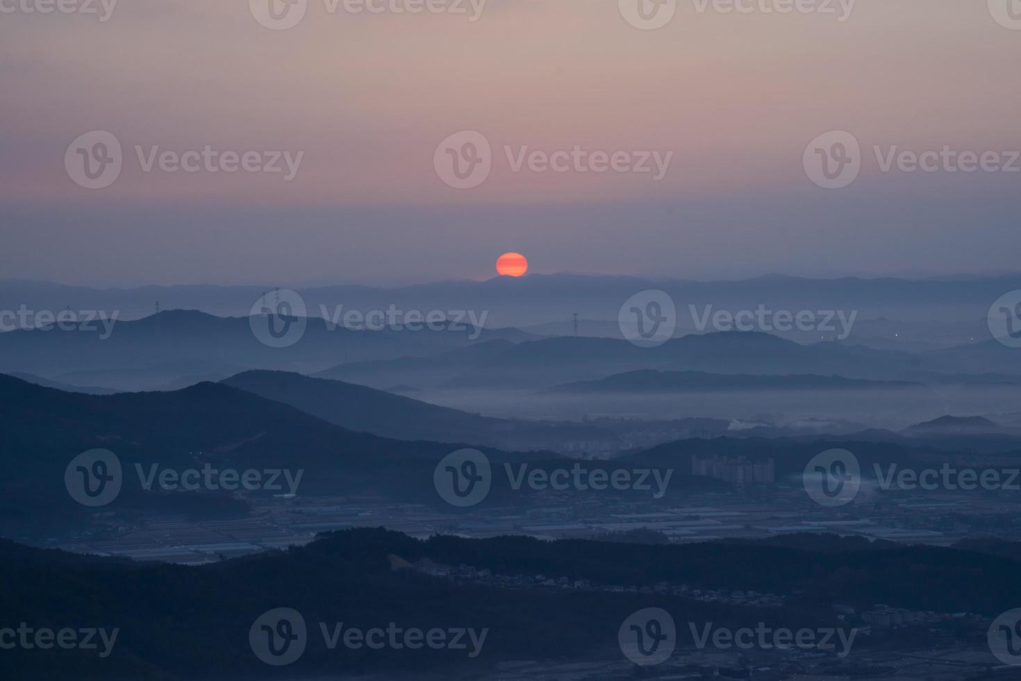 Sunrise, sunset of Heukseongsan Mountain in Cheonan, Chungcheongnam-do, Korea photo