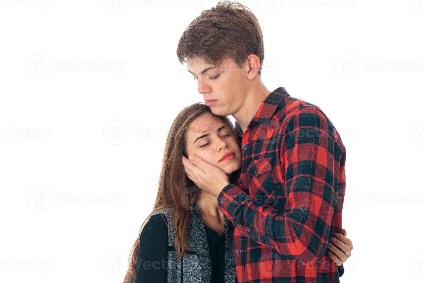 pareja elegante enamorada en el estudio foto