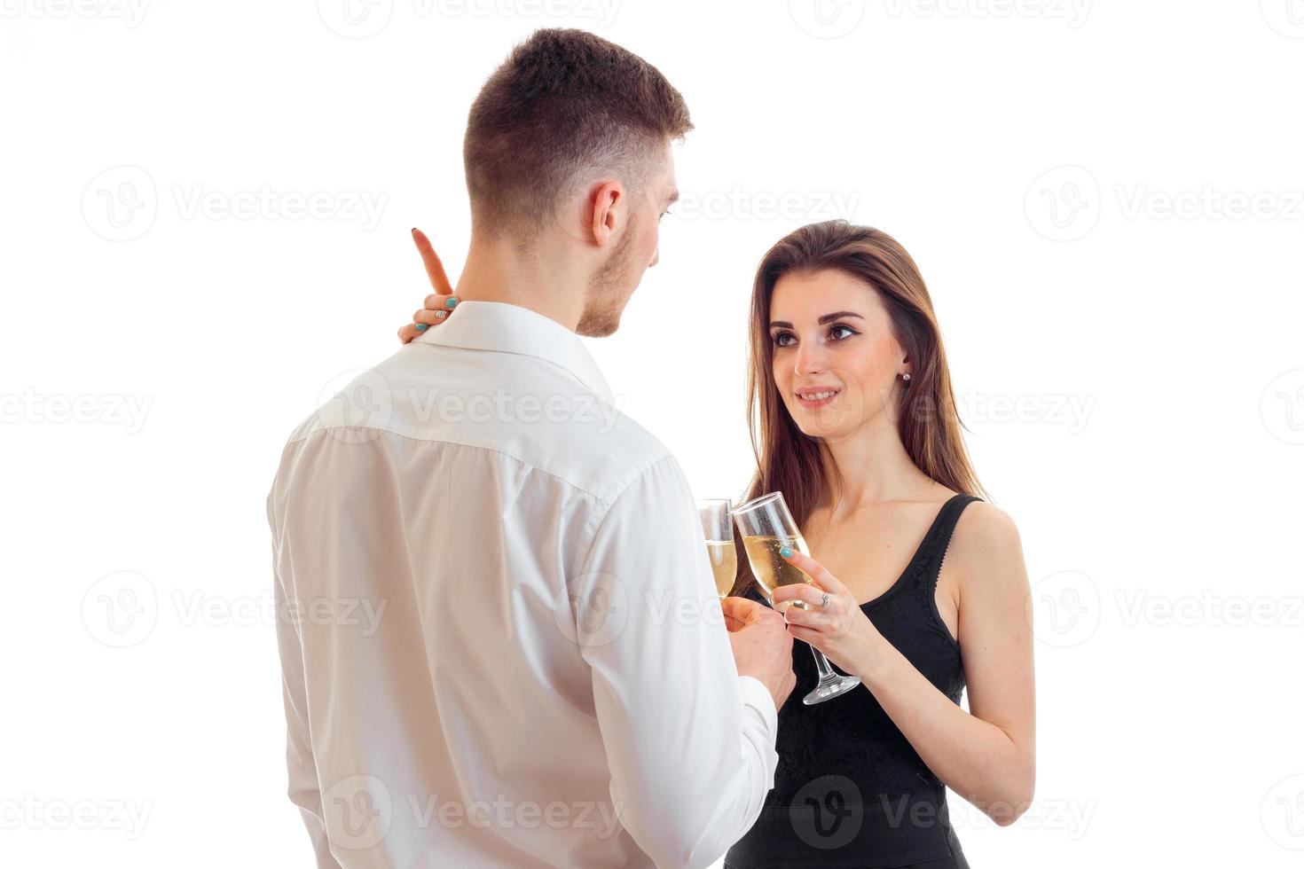 pareja coqueteando y bebiendo champán foto