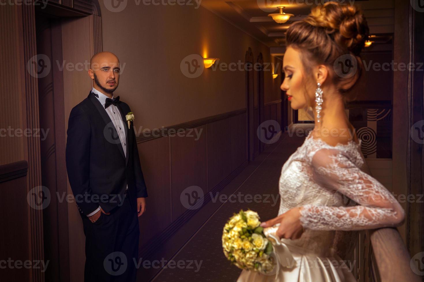 boda de una joven pareja hermosa foto