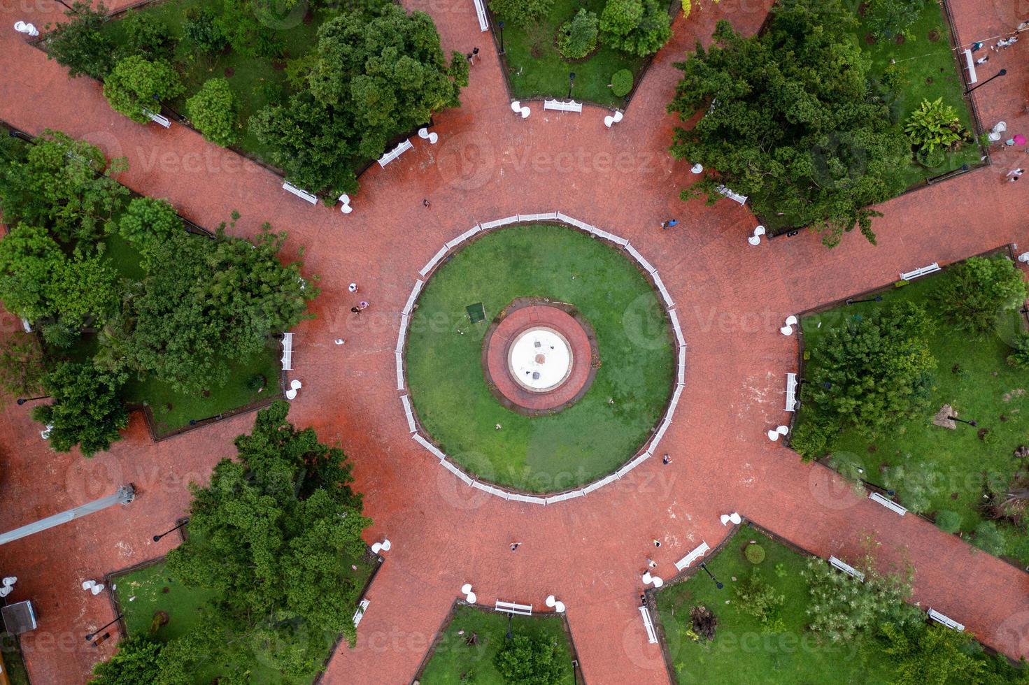 centro del parque principal del cantón rosado de francisco en valladolid, méxico. foto