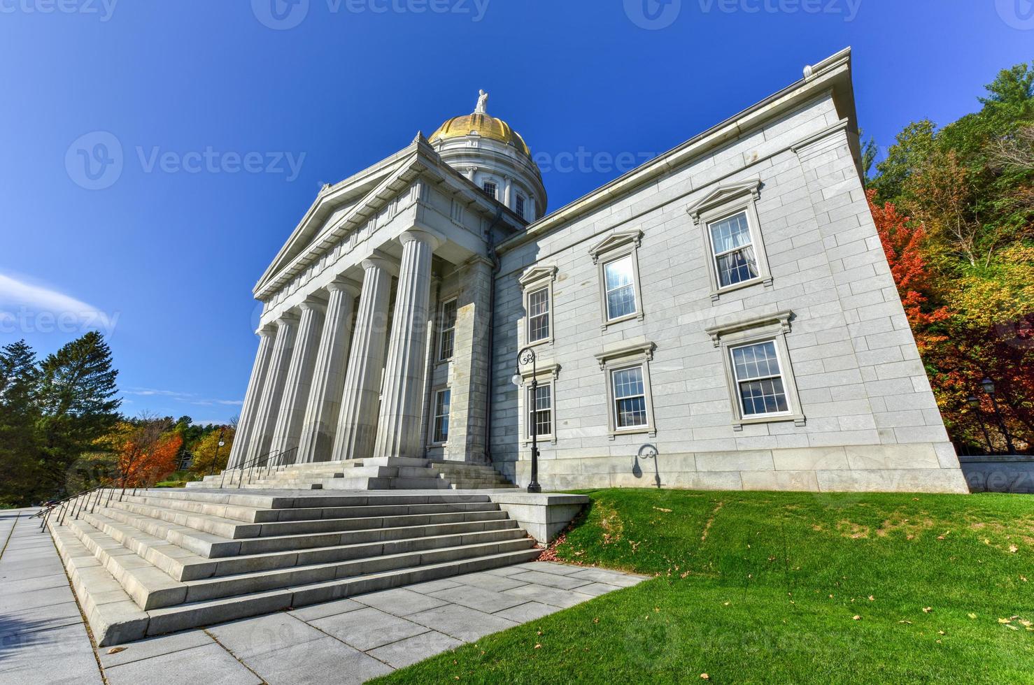 el edificio del capitolio estatal en montpelier vermont, estados unidos foto