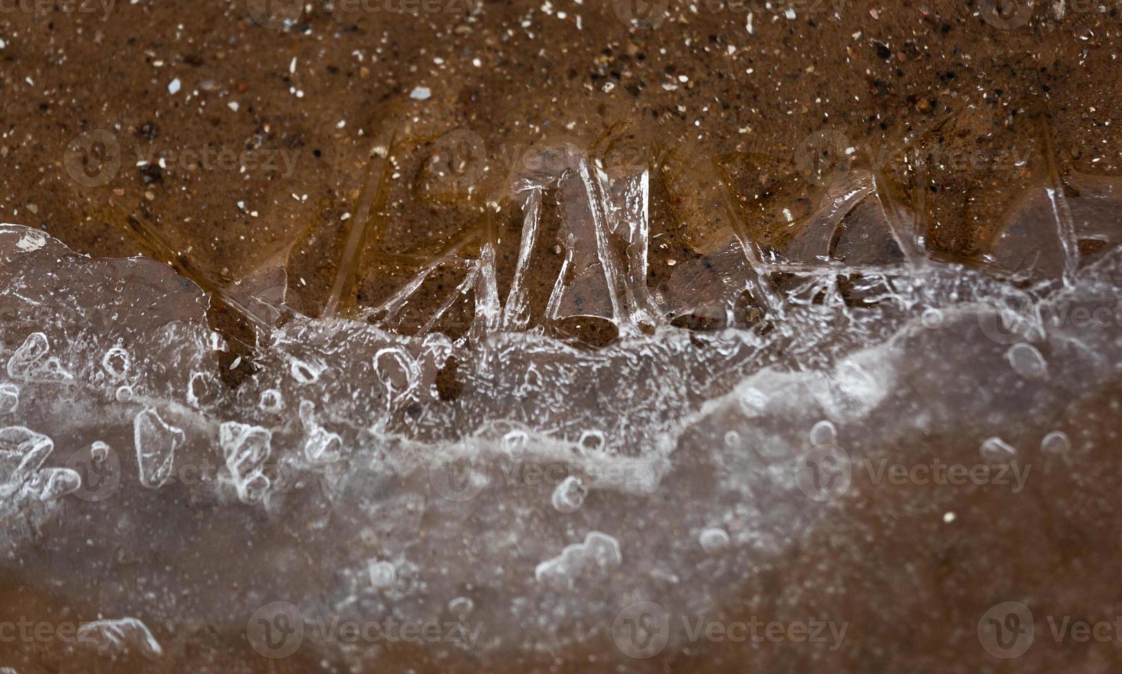 patrones de hielo en hielo delgado foto