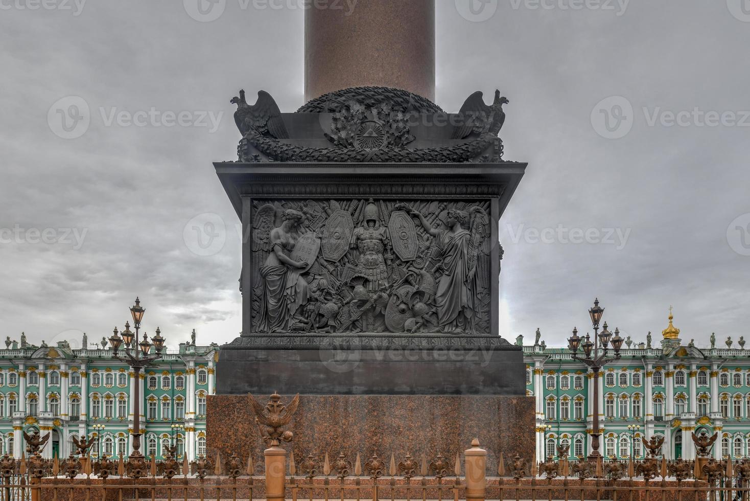 Alexander Column on Palace square in front of the General Staff Building, Saint Petersberg, Russia. photo