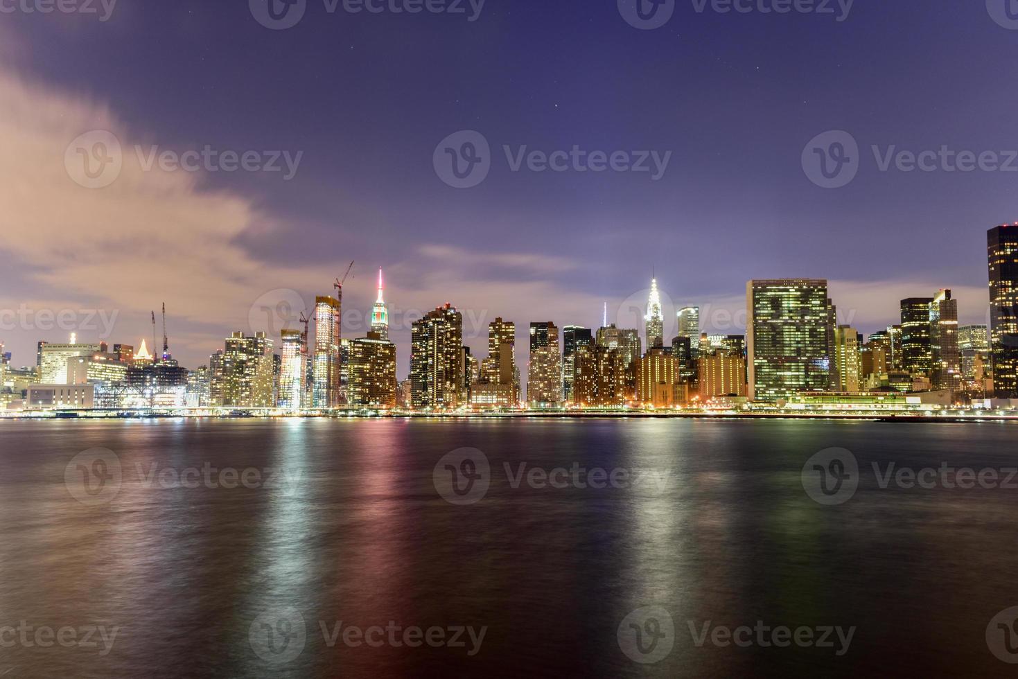 New York City skyline view from Gantry Park, Long Island City, Queens. photo