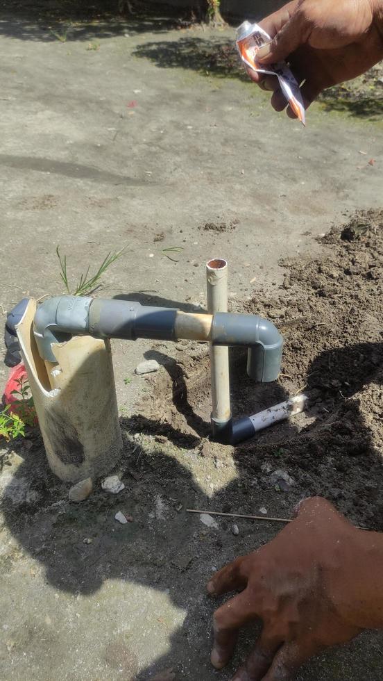 la tubería de agua está siendo reparada foto