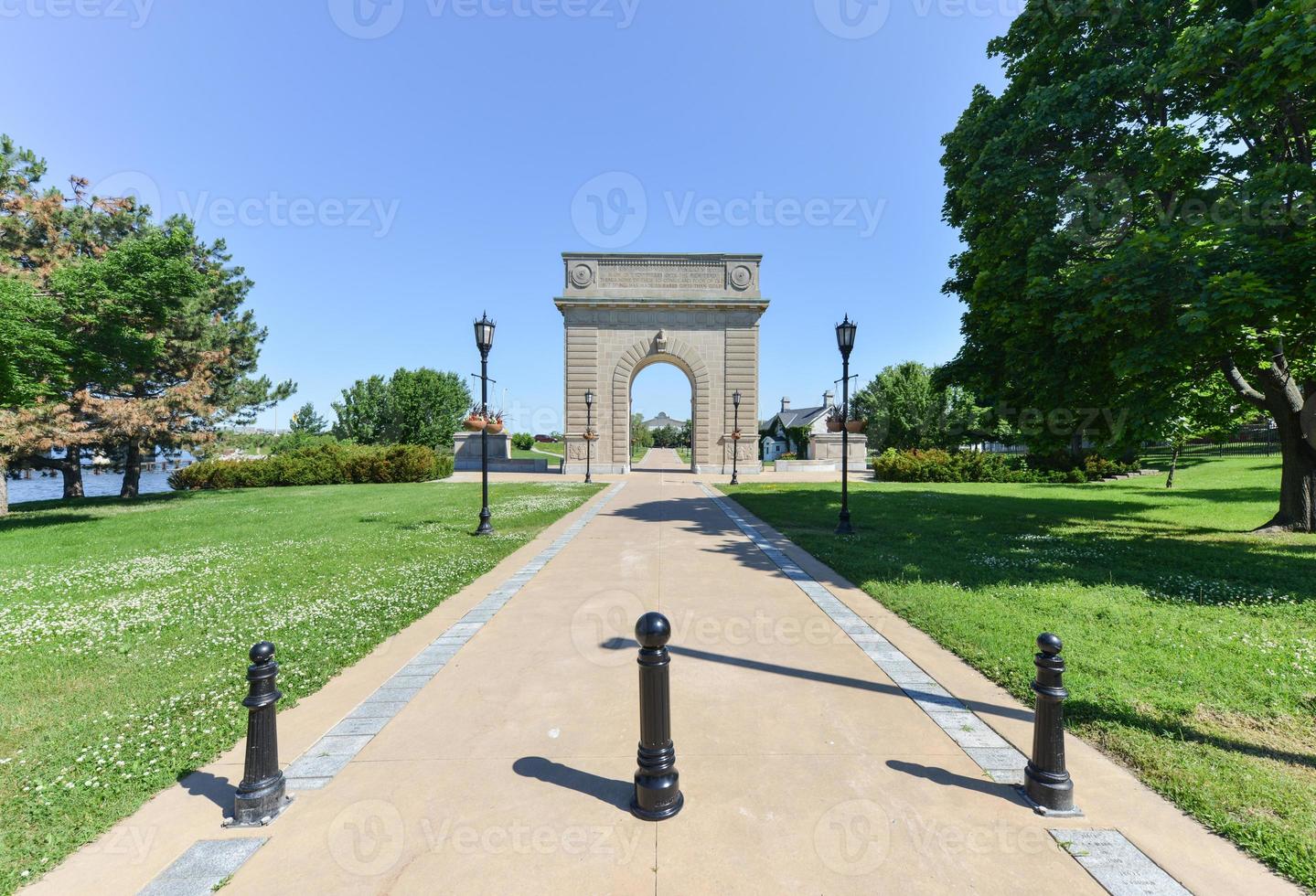 arco conmemorativo del colegio militar real, kingston, ontario foto