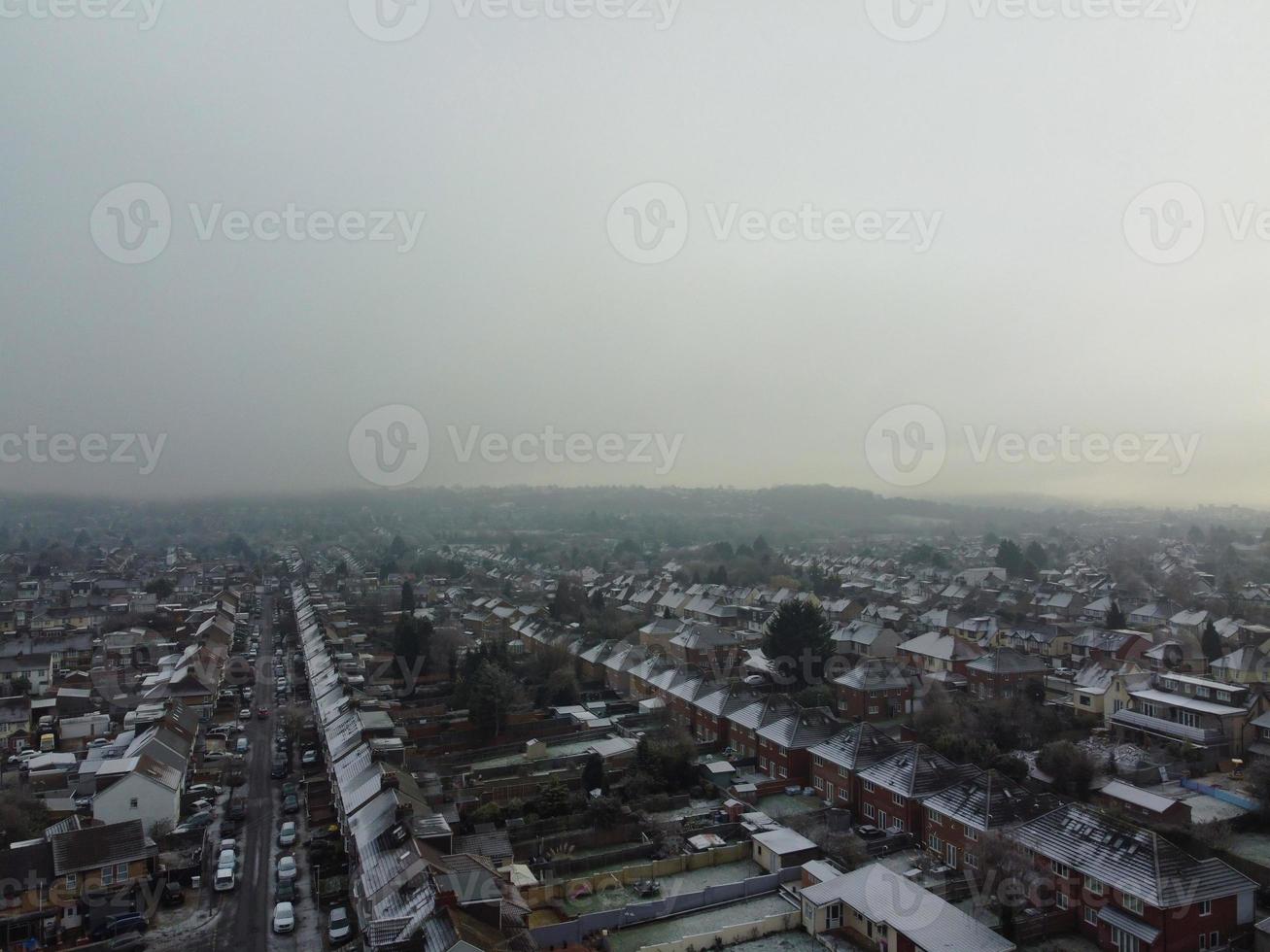 hermosa vista aérea de la ciudad de luton en inglaterra foto