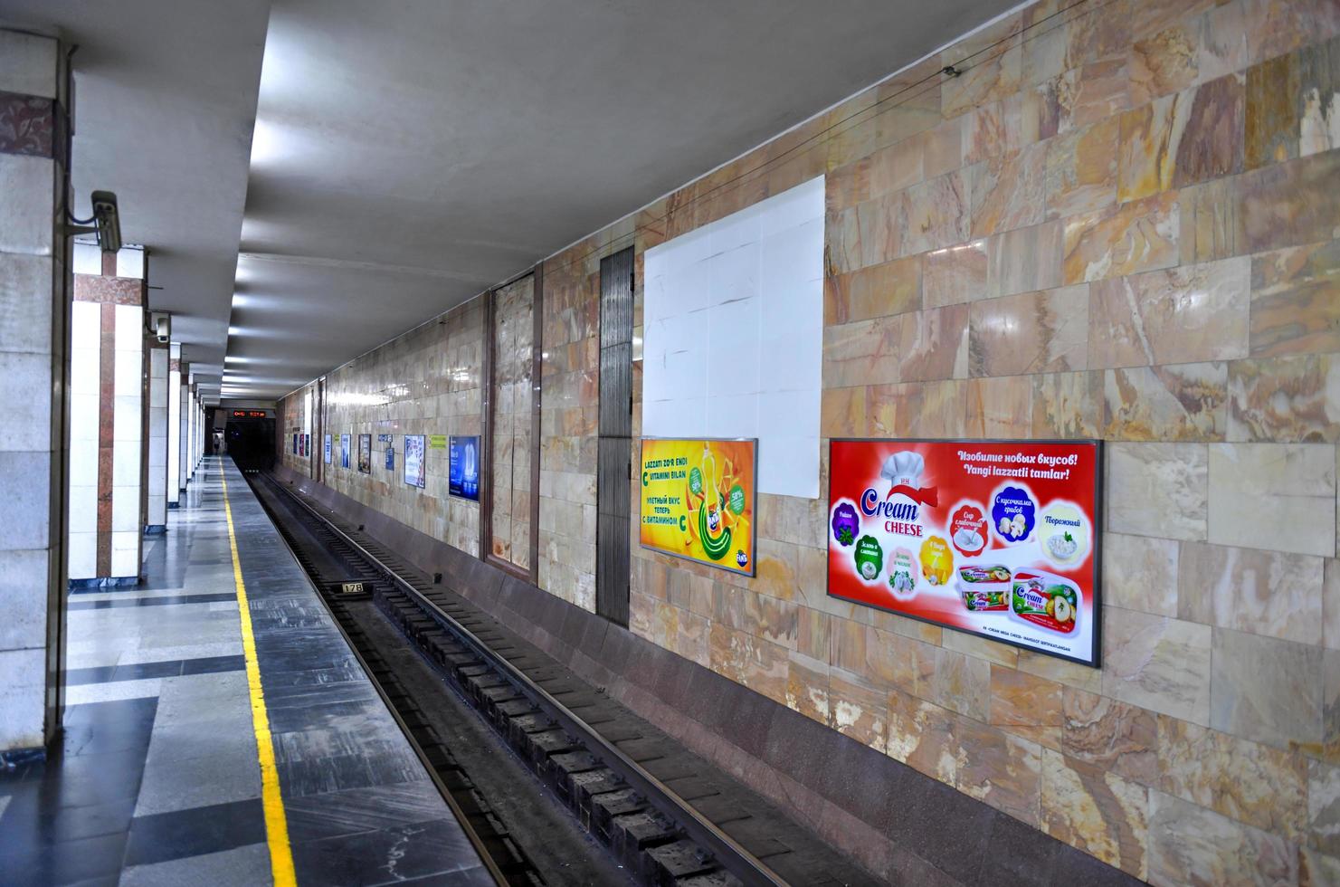 tashkent, uzbekistán - 8 de julio de 2019 - estación de metro amir temur en el centro de tashkent, uzbekistán. foto