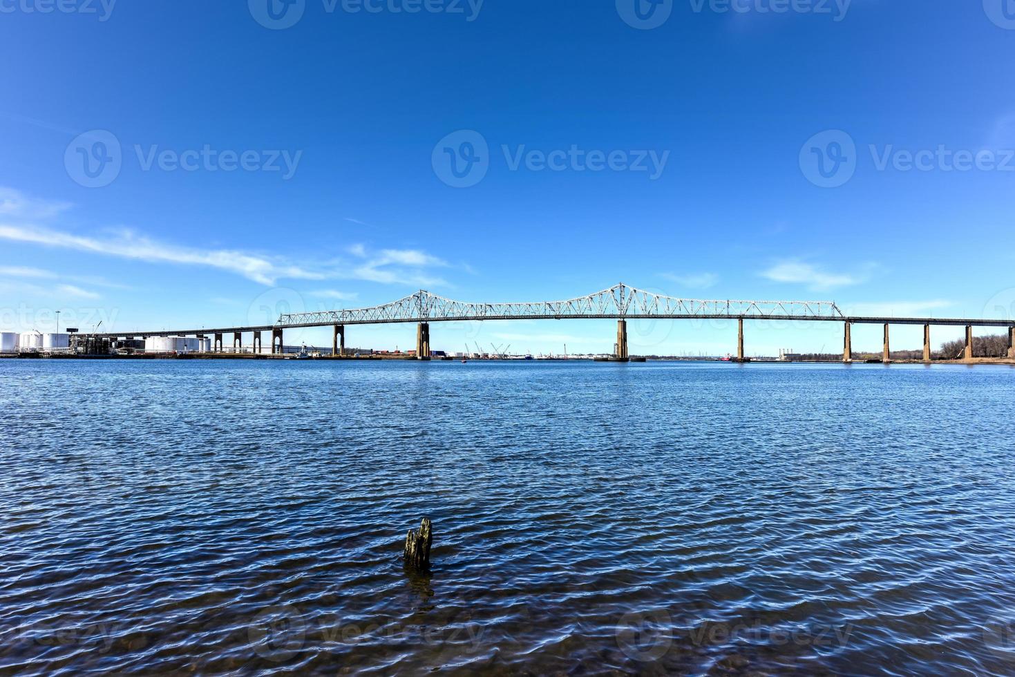 The Outerbridge Crossing is a cantilever bridge which spans the Arthur Kill. The Outerbridge, as it is often known, connects Perth Amboy, New Jersey, with Staten Island, New York. photo