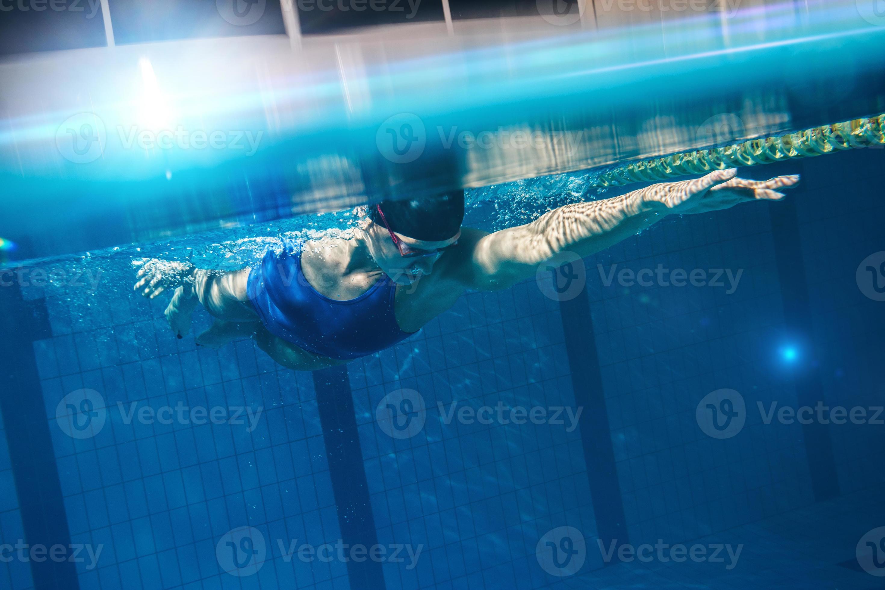 Swimmer woman underwater during her workout in the pool 16115250 Stock