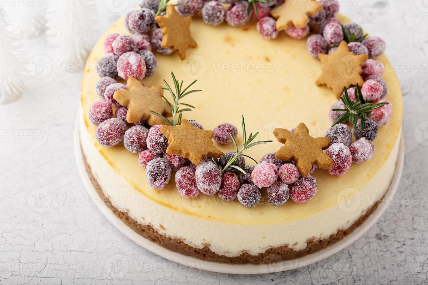 cheesecake navideño con base de pan de jengibre foto