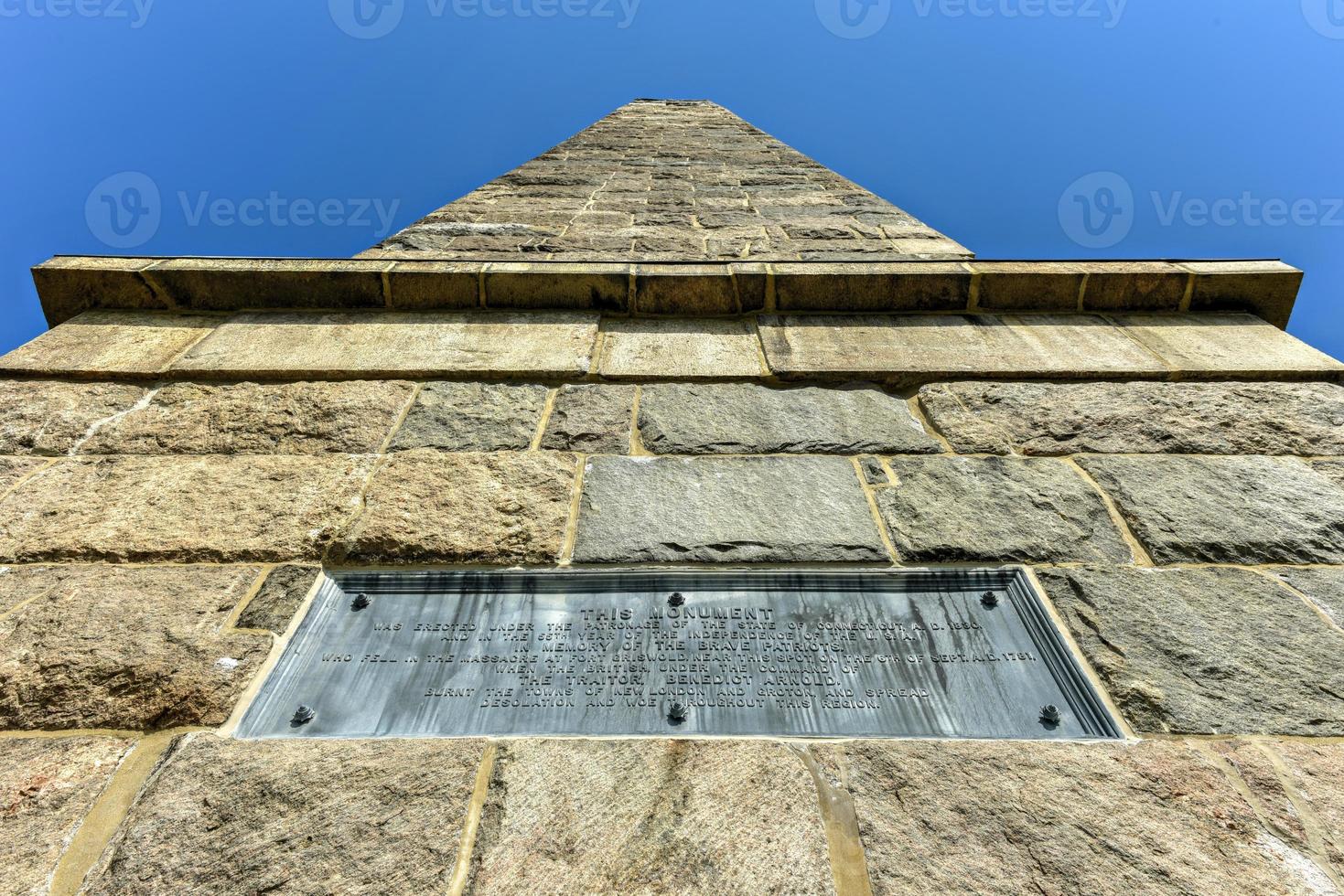 The Groton Monument, also called the Fort Griswold Monument, is a granite monument in Groton, Connecticut dedicated to the defenders who fell during the Battle of Groton Heights on September 6, 1781. photo