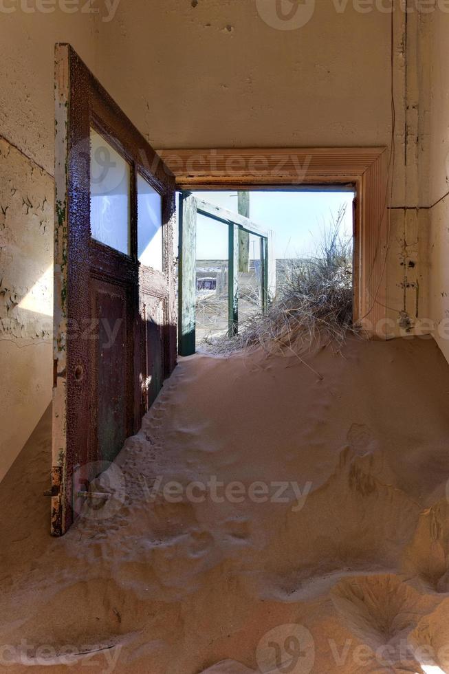 ciudad fantasma kolmanskop, namibia foto