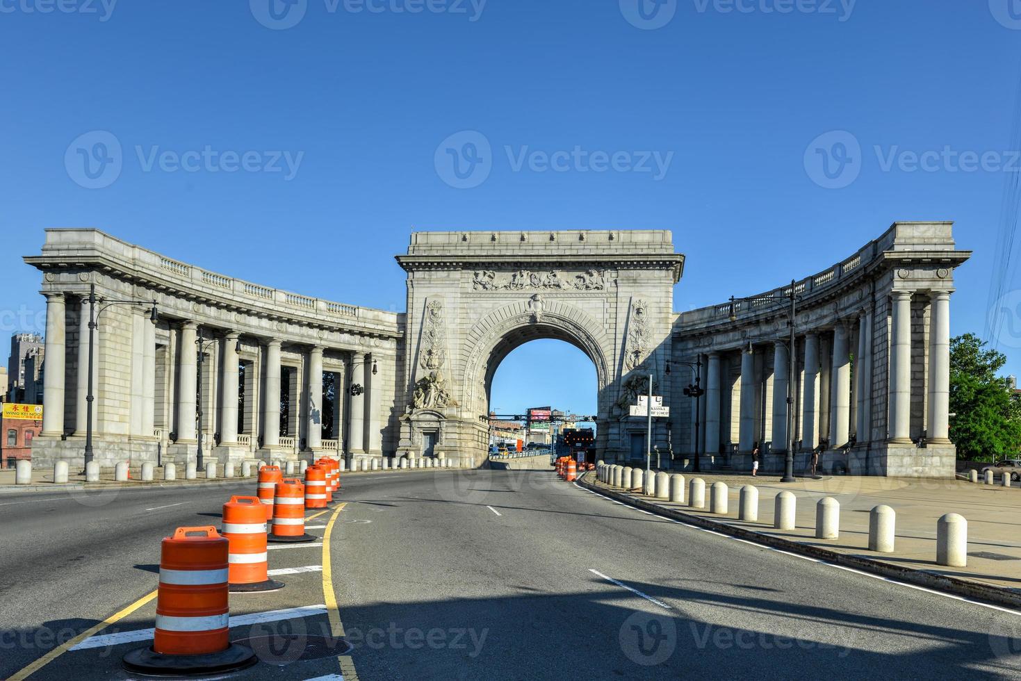The triumphal arch and colonnade at the Manhattan entrance of the Manhattan Bridge in New York City. photo