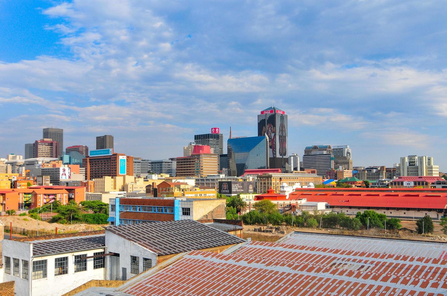 johannesburgo, sudáfrica, 22 de octubre de 2011 - vista panorámica del horizonte de johannesburgo, sudáfrica. foto