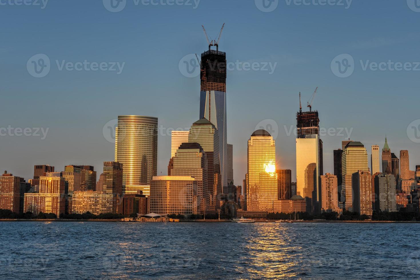 horizonte de nueva york desde la ciudad de jersey, nueva jersey. foto