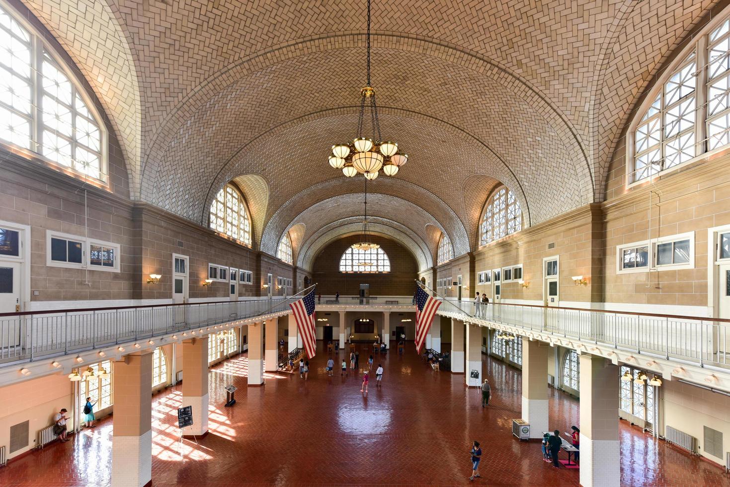 la sala de registro o gran salón en el parque nacional de la isla de ellis en nueva york, 2022 foto