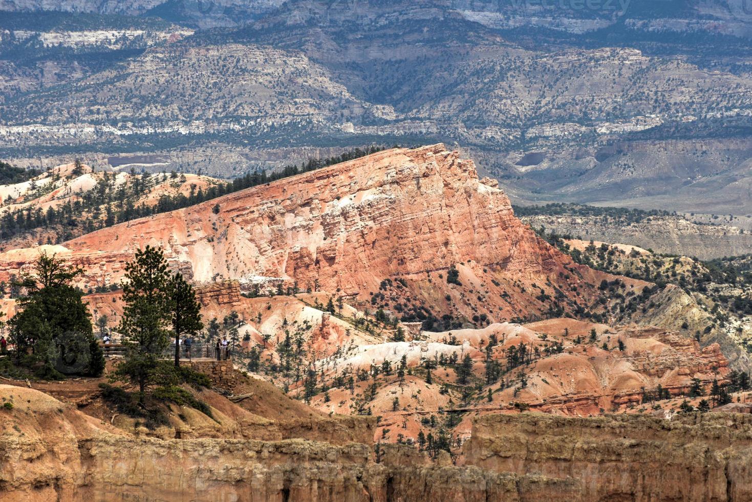 el anfiteatro en el parque nacional bryce canyon en utah, estados unidos. foto