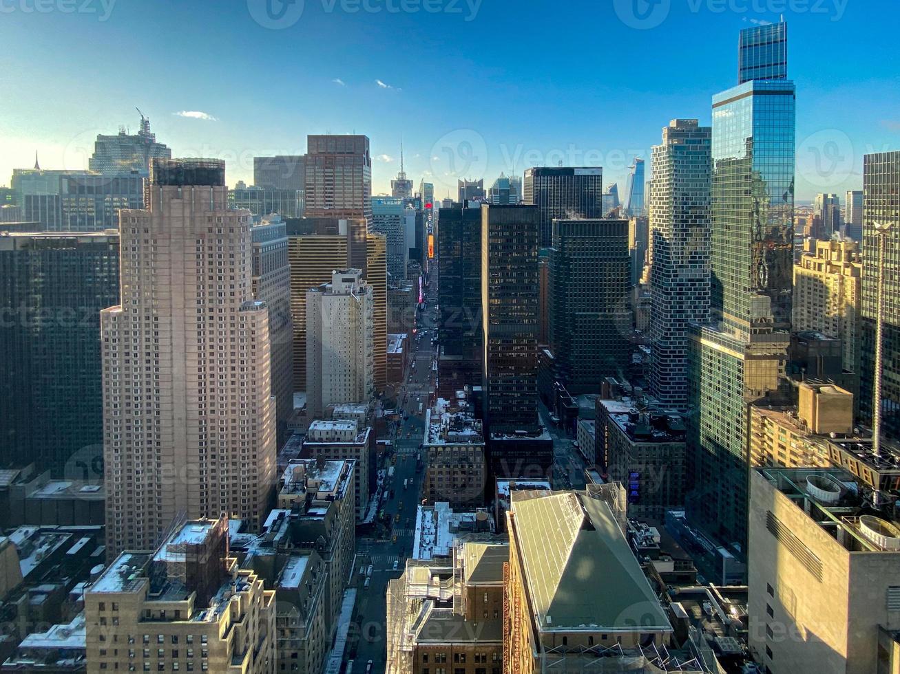 vista aérea de la ciudad de nueva york desde midtown manhattan hasta times square. foto