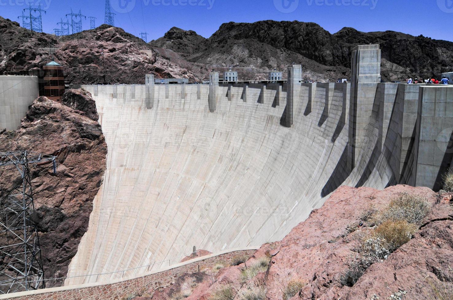 presa hoover, originalmente conocida como presa de roca, una presa de arco de gravedad de hormigón en el cañón negro del río colorado, en la frontera entre los estados de nevada y arizona. foto