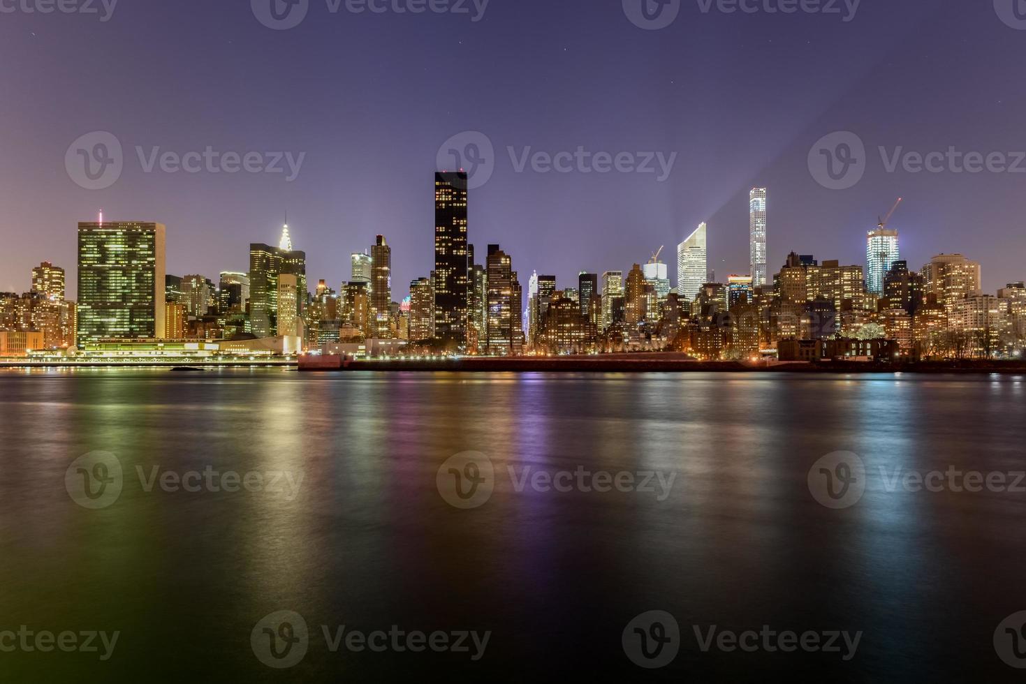 vista del horizonte de la ciudad de nueva york desde el parque gantry, ciudad de long island, queens. foto