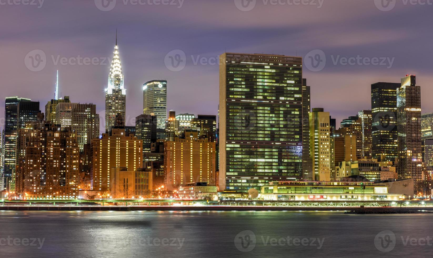 vista del horizonte de la ciudad de nueva york desde el parque gantry, ciudad de long island, queens. foto