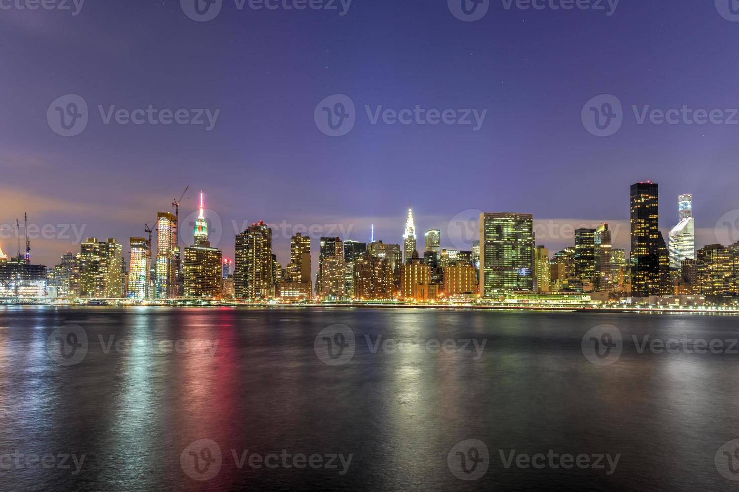 vista del horizonte de la ciudad de nueva york desde el parque gantry, ciudad de long island, queens. foto