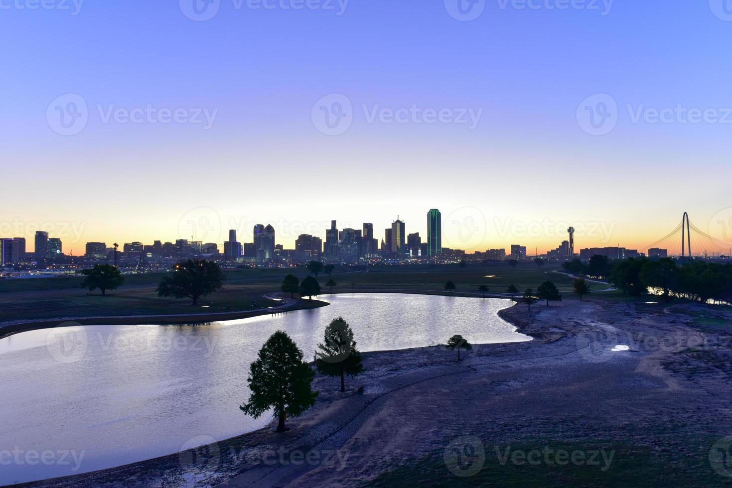 horizonte de dallas al amanecer foto