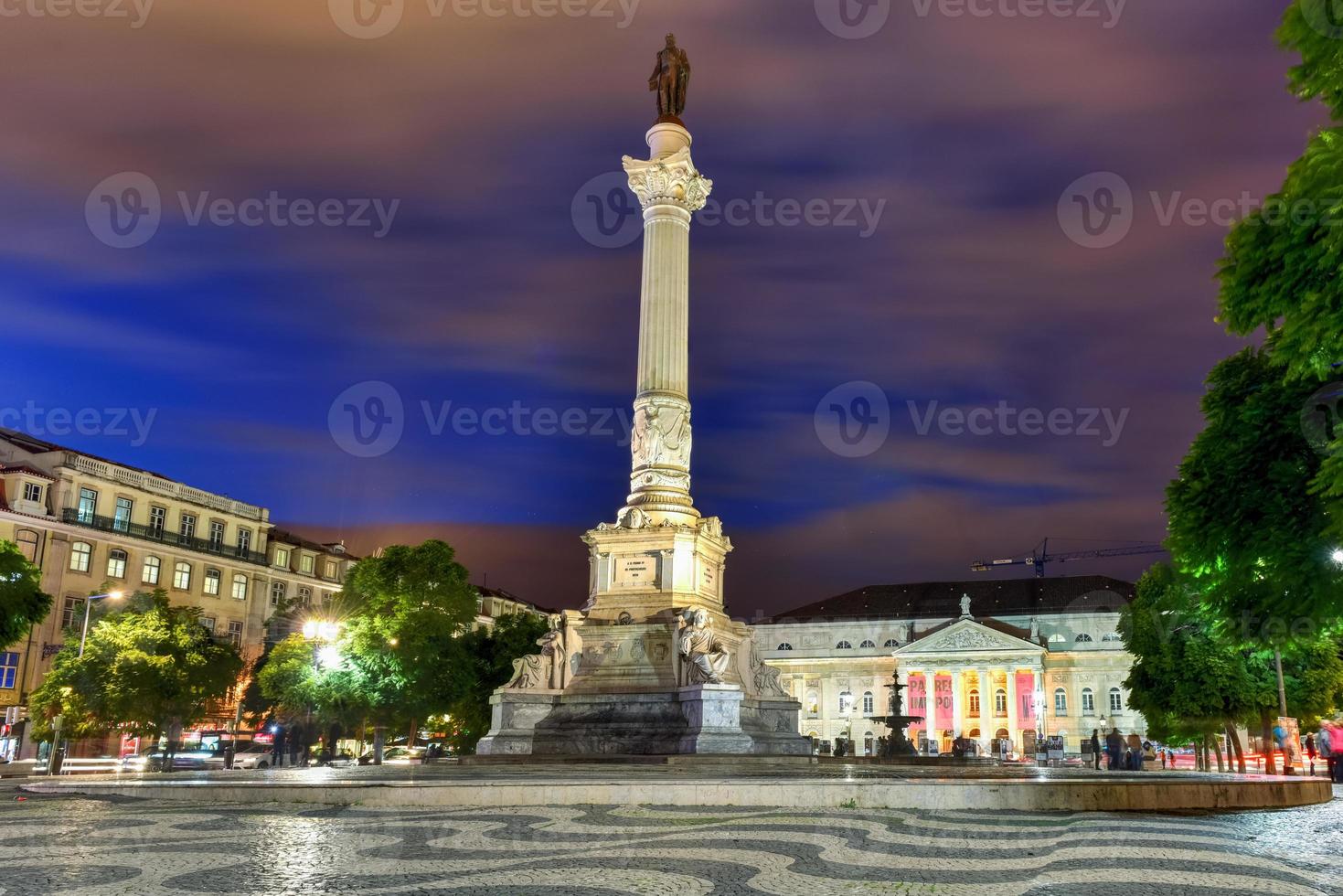 plaza rossio es el nombre popular de la plaza pedro iv en la ciudad de lisboa, en portugal. foto