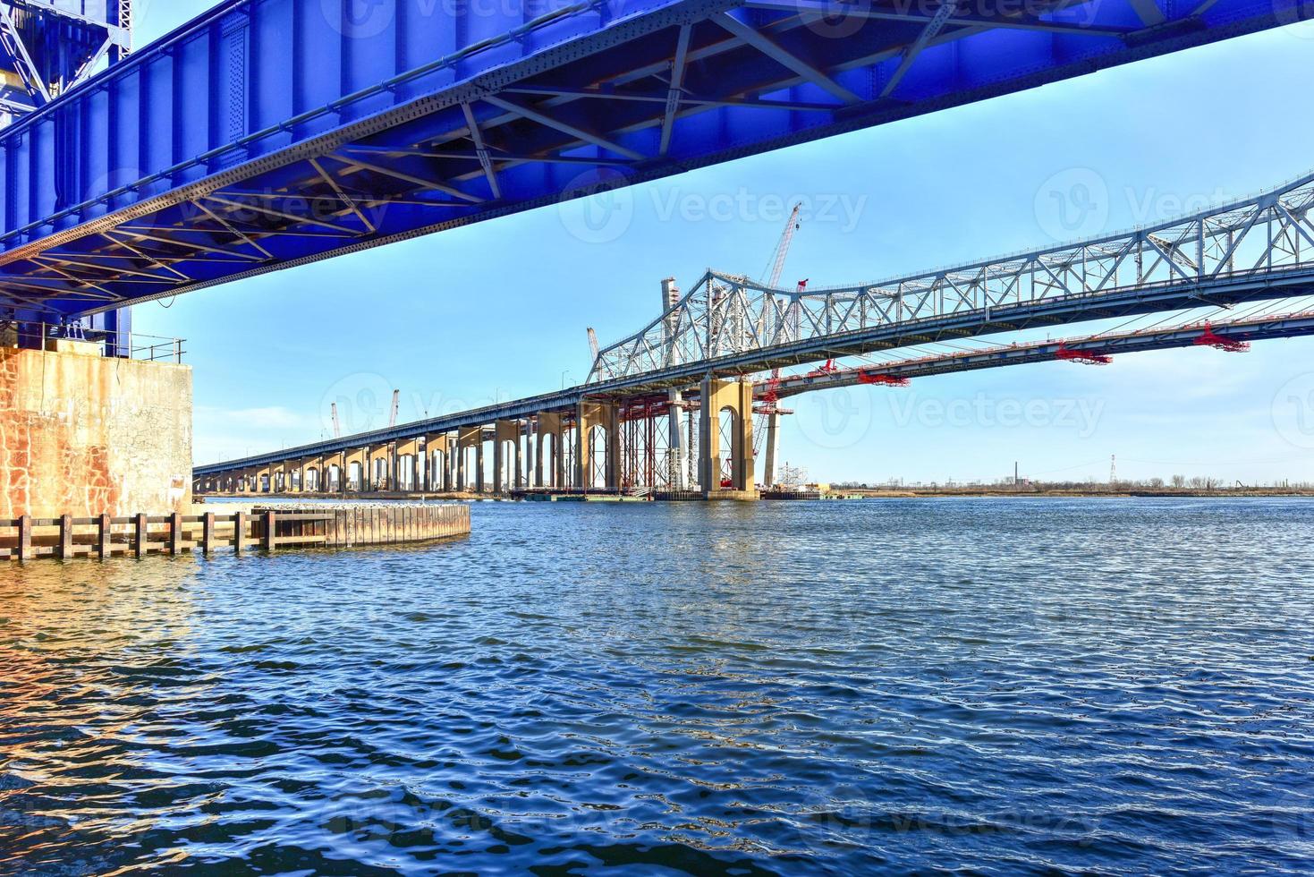 Goethals Bridge and Arthur Kill Vertical Lift Bridge. The Goethals Bridge and Arthur Kill railroad lift bridge connects Elizabeth, NJ to Staten Island, NY over the Arthur Kill. photo