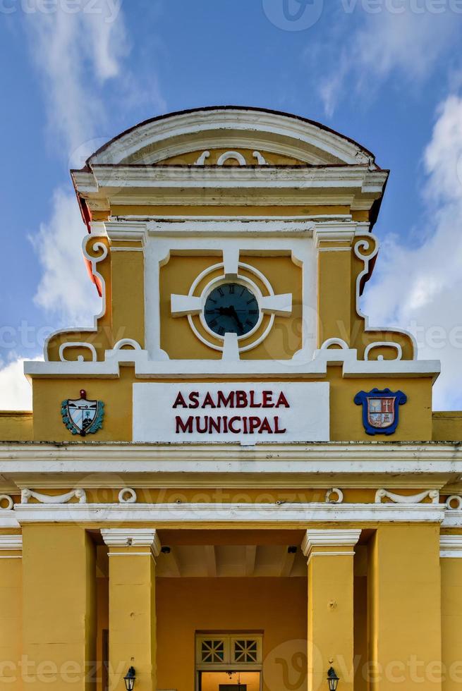 edificio de la asamblea municipal de trinidad en cuba. foto