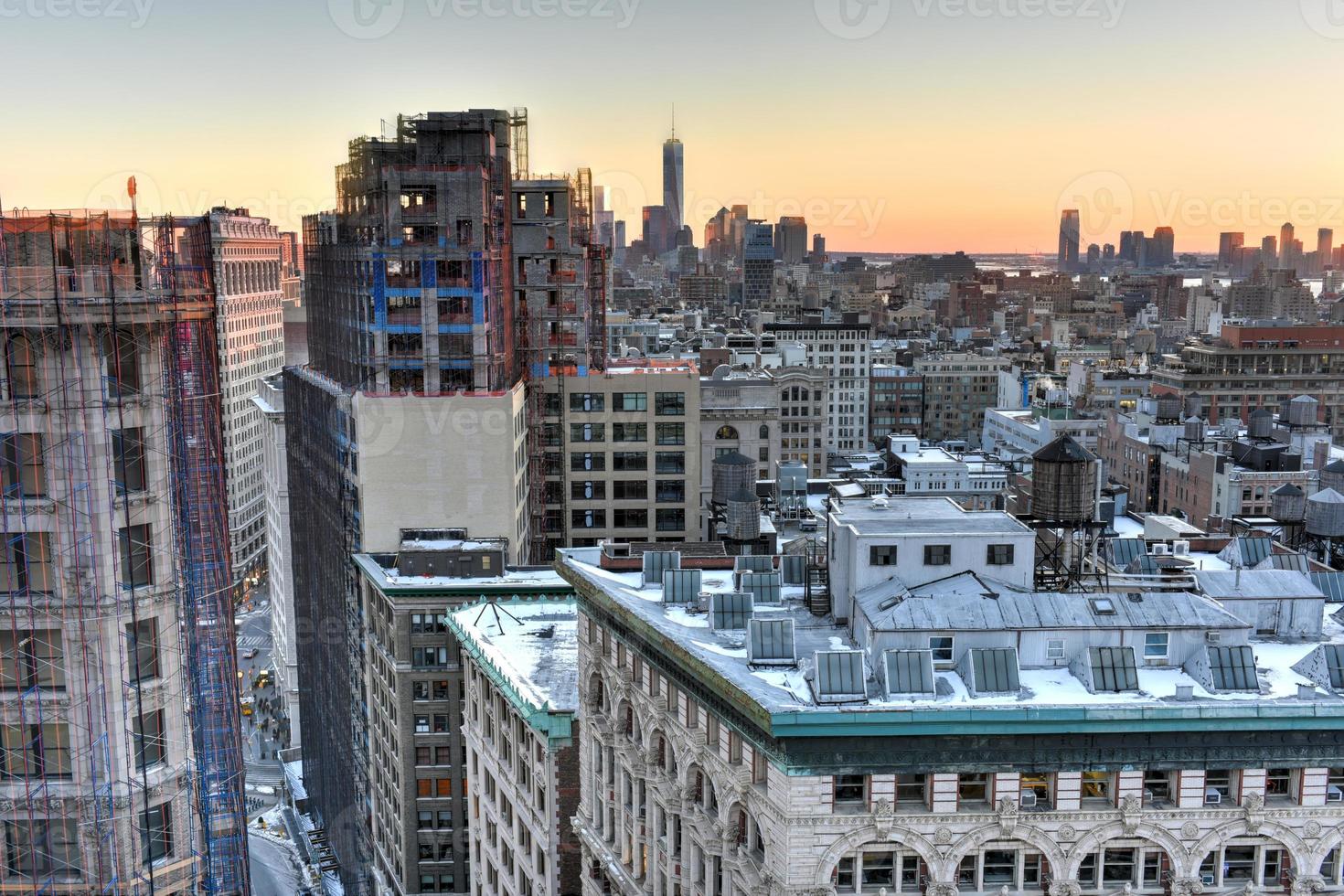 horizonte de la ciudad de nueva york al atardecer foto