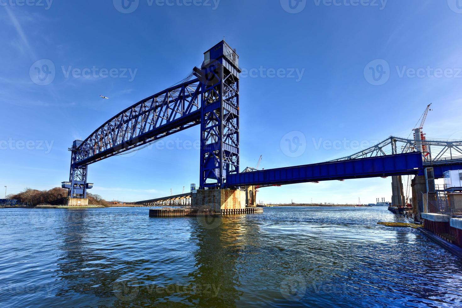 Goethals Bridge and Arthur Kill Vertical Lift Bridge. The Goethals Bridge and Arthur Kill railroad lift bridge connects Elizabeth, NJ to Staten Island, NY over the Arthur Kill. photo