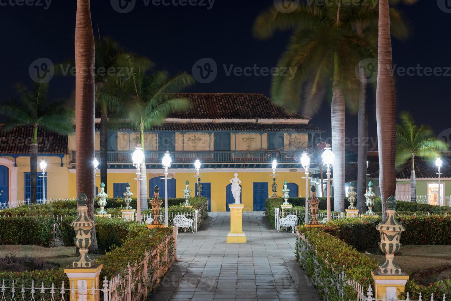 plaza mayor en el centro de trinidad, cuba, un sitio del patrimonio mundial de la unesco. foto