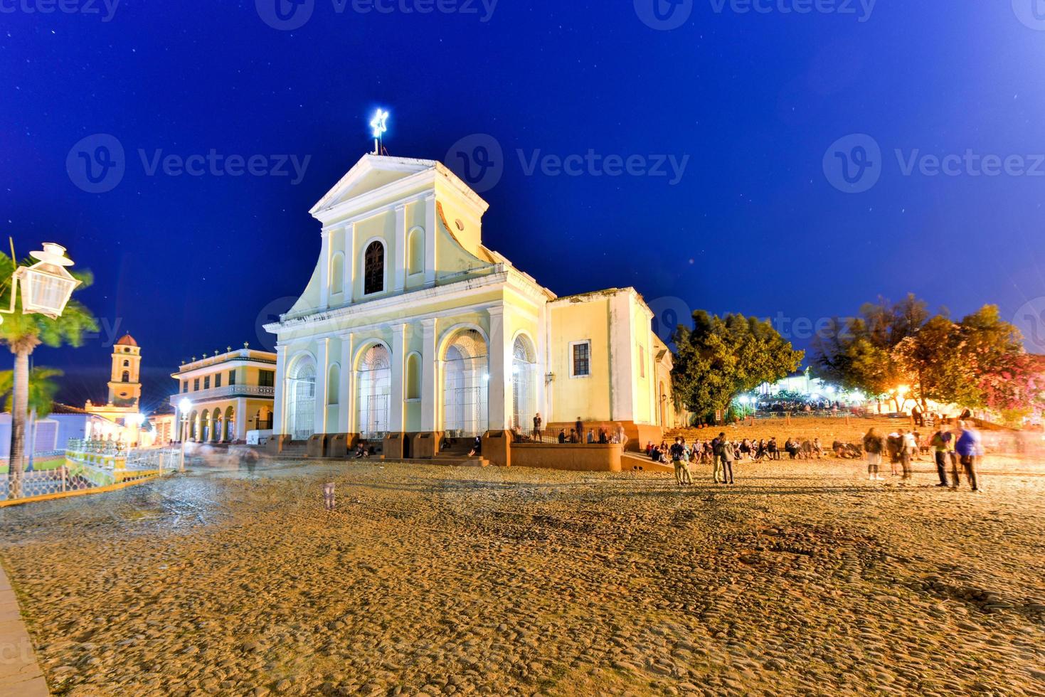 iglesia de la santísima trinidad en trinidad, cuba. la iglesia tiene una fachada neoclásica y es visitada por miles de turistas cada año. foto