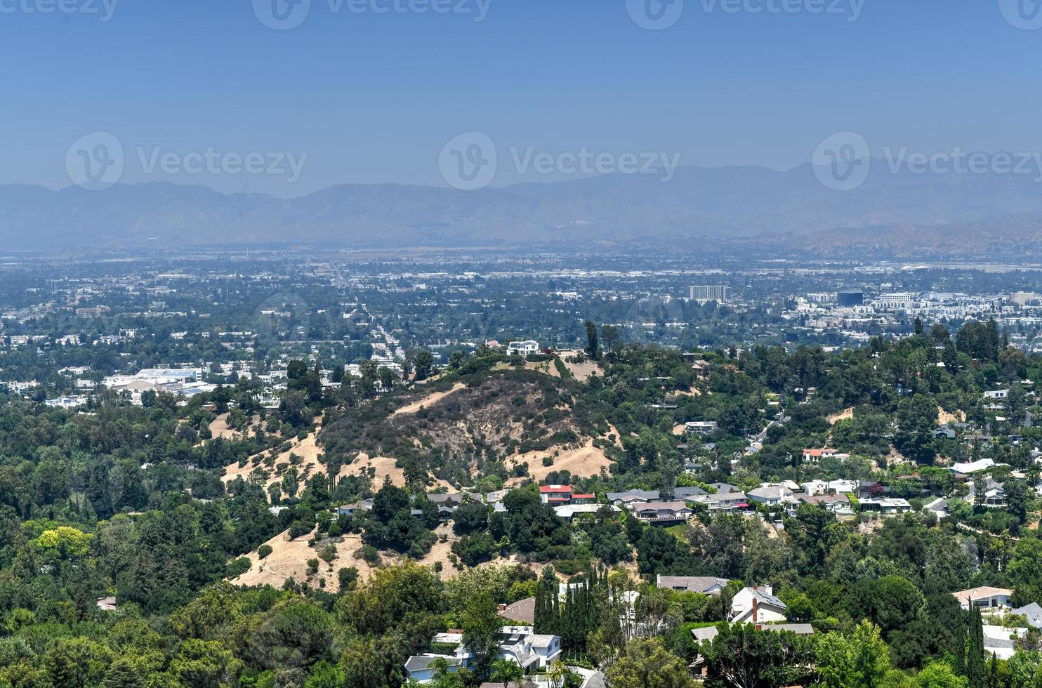 vista desde la parte superior de mulholland drive, los angeles, california foto