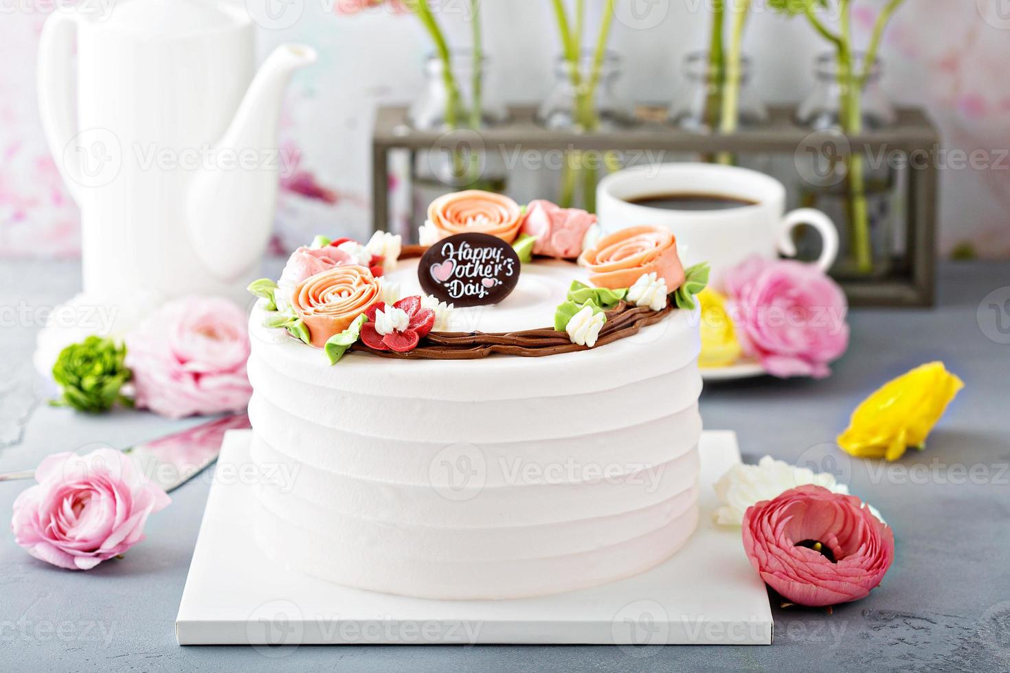 torta del dia de la madre con flores foto