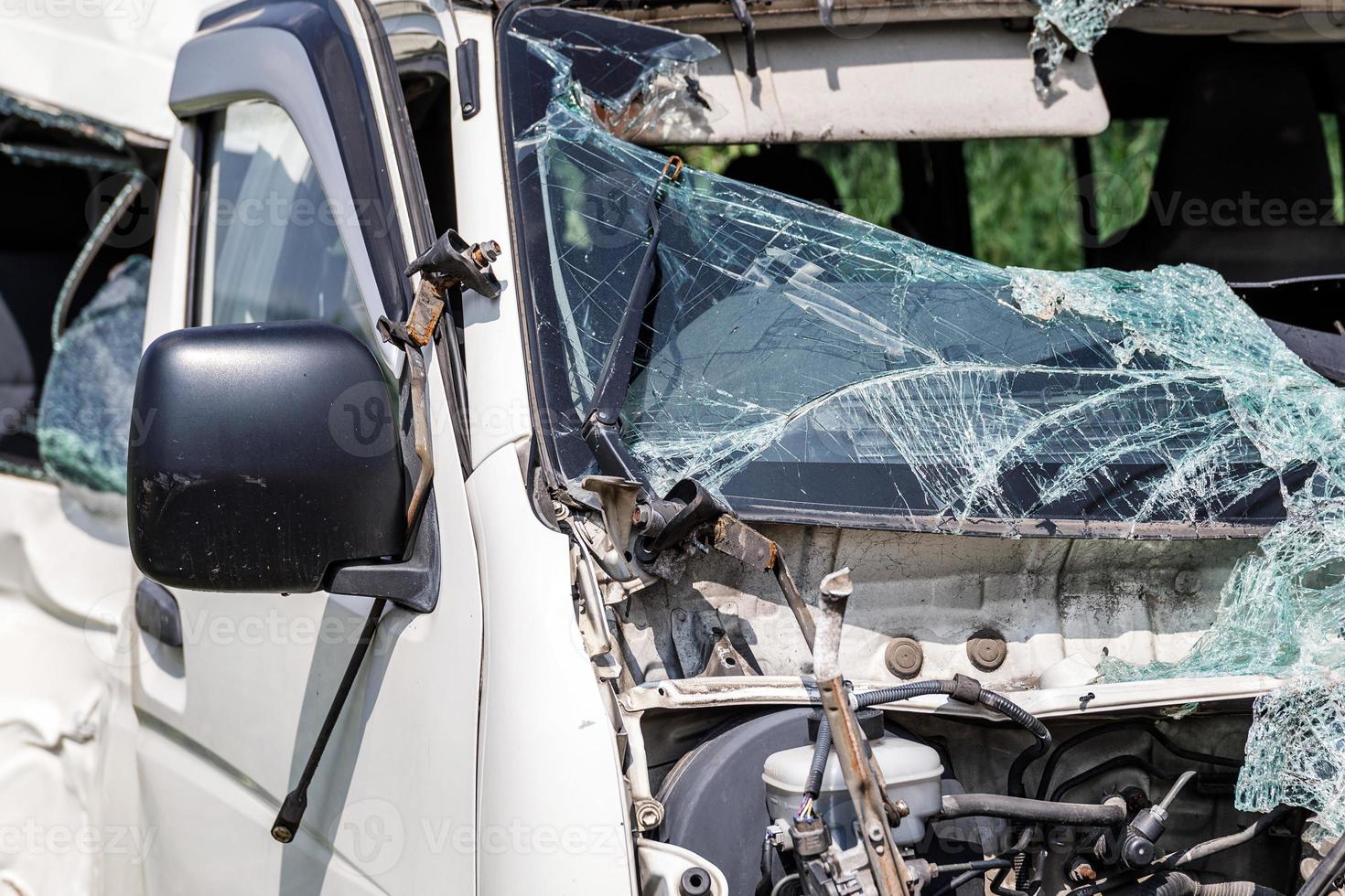 Details of the smashed minivan after serious car accident photo
