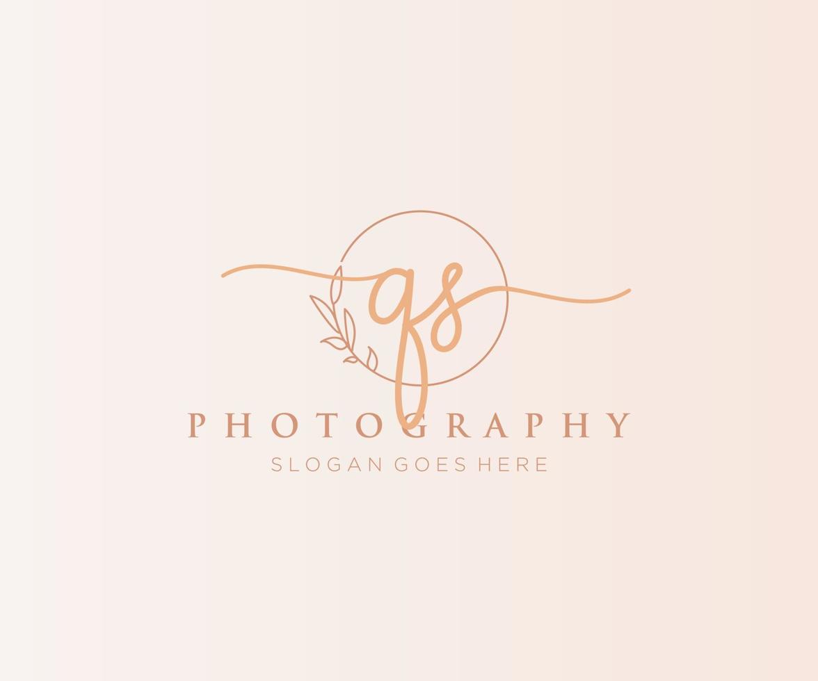 Initial QS feminine logo. Usable for Nature, Salon, Spa, Cosmetic and Beauty Logos. Flat Vector Logo Design Template Element.