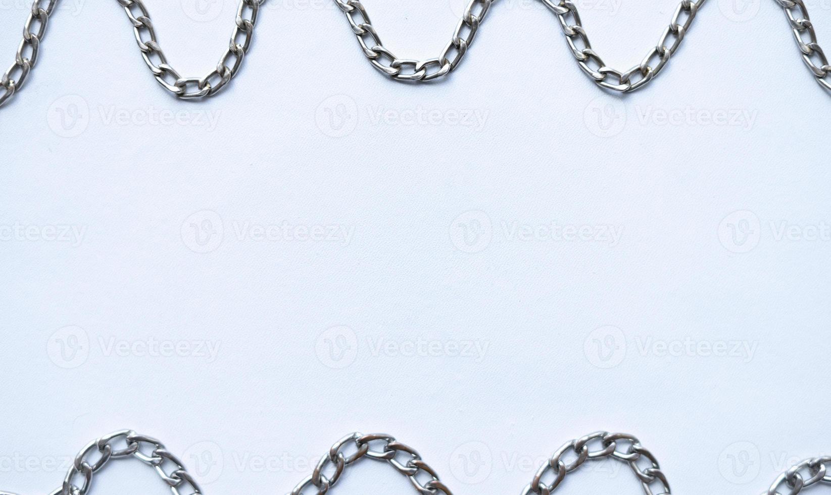 marco de cadena de plata ondulado para copiar espacio y fondo foto
