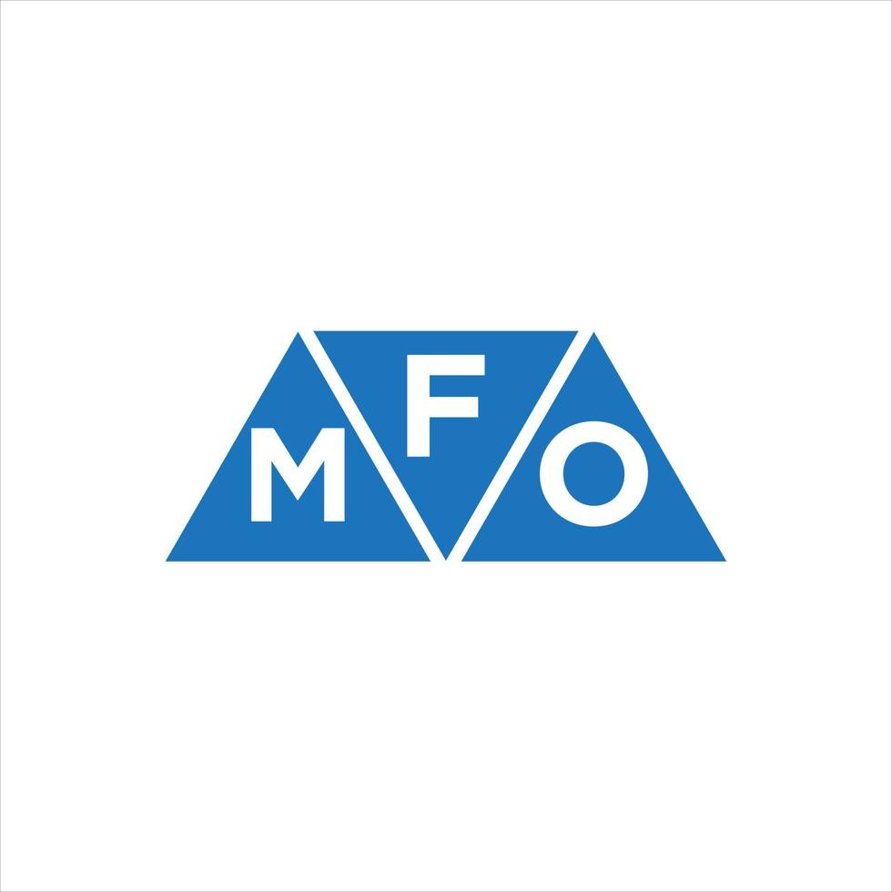 diseño de logotipo en forma de triángulo fmo sobre fondo blanco. concepto de logotipo de letra inicial creativa fmo. vector