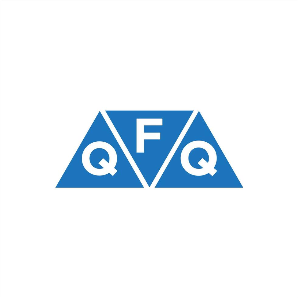 diseño de logotipo en forma de triángulo fqq sobre fondo blanco. fqq concepto creativo del logotipo de la letra de las iniciales. vector