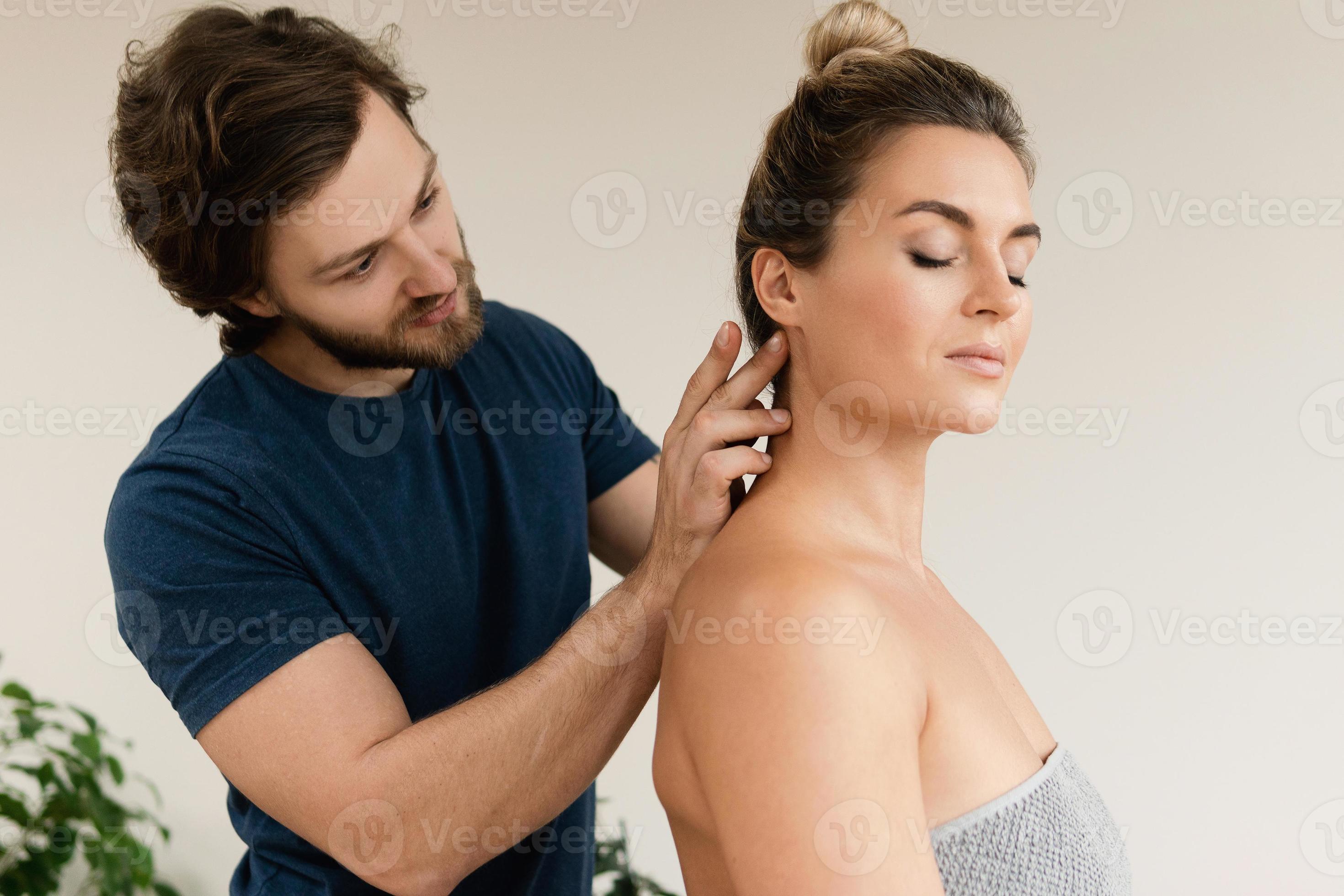 Pro Neck Massage Techniques 