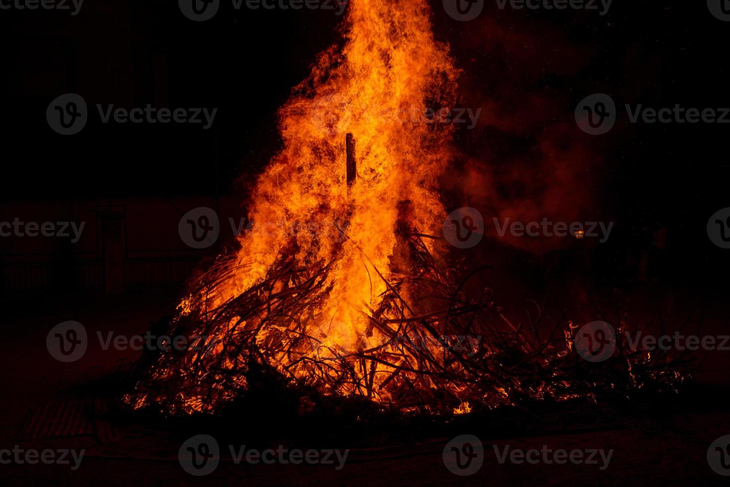 explosión que provocó un incendio foto